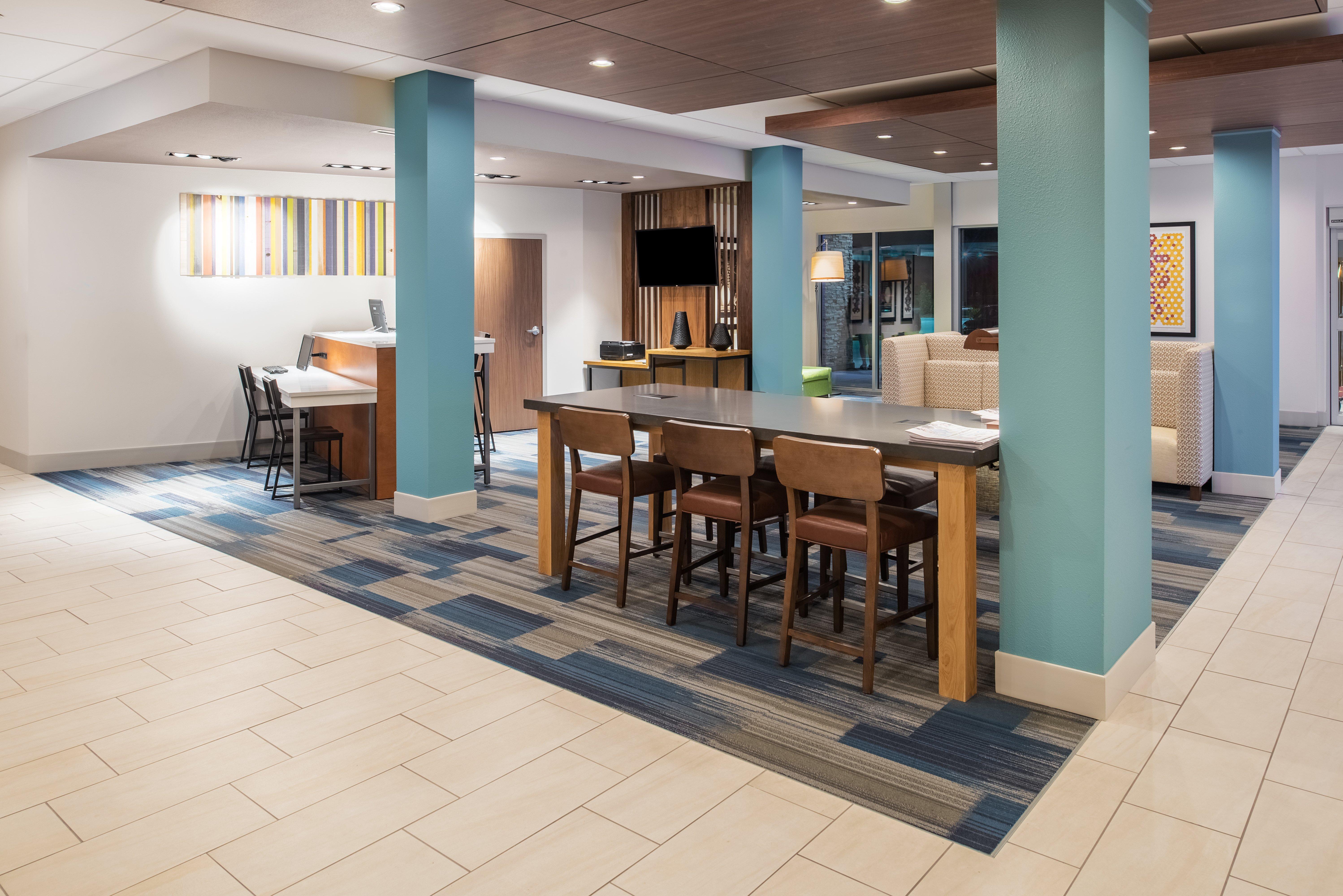 Holiday Inn Express & Suites Kingdom City By Ihg Εξωτερικό φωτογραφία